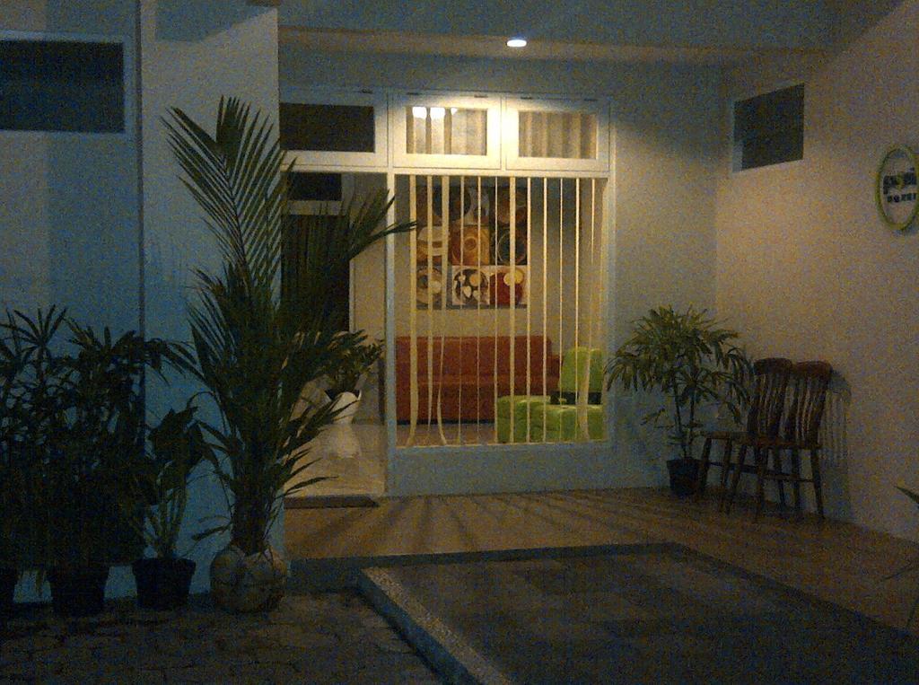Pose In Hotel Yogyakarta Exterior foto